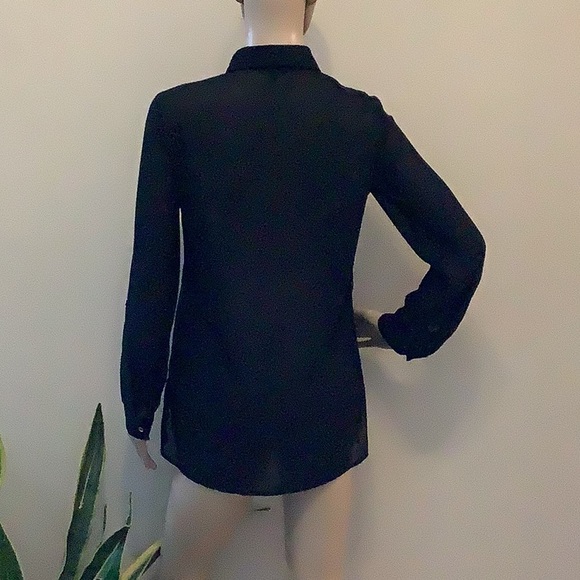 byguess t-shirt🖤 - Picture 3 of 9